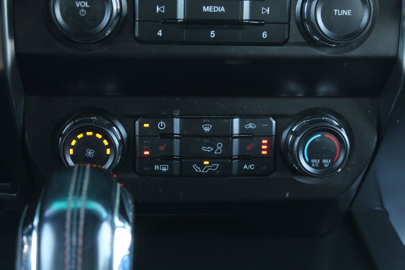 Used 2019 Ford F150 XLT w/ Equipment Group 302A Luxury image 17