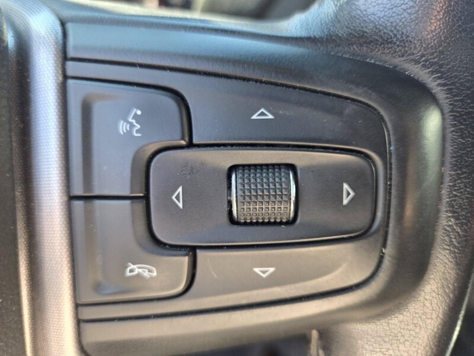 Used 2022 GMC Sierra 1500 SLT RWD image 11