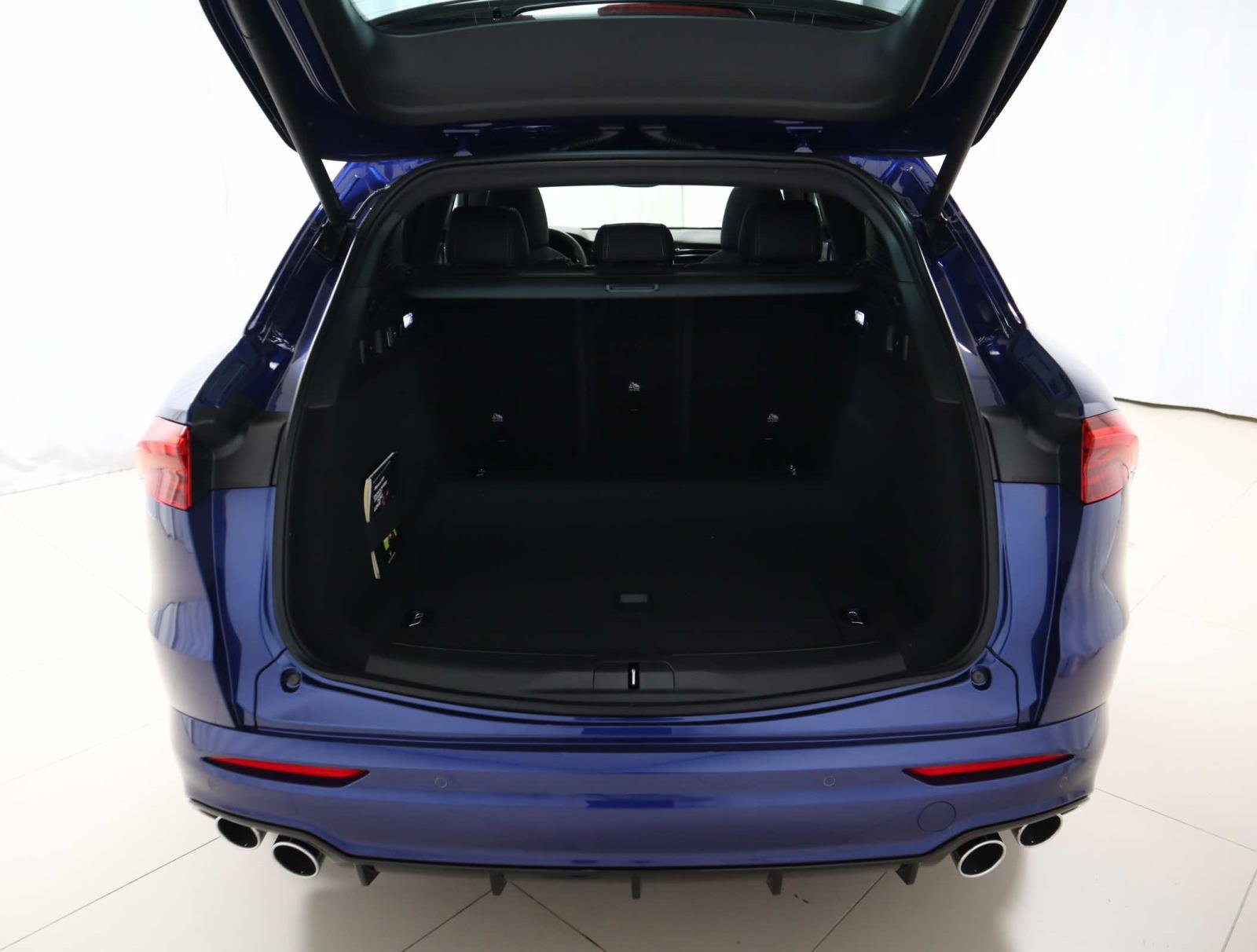 New 2025 Maserati Grecale GT image 11