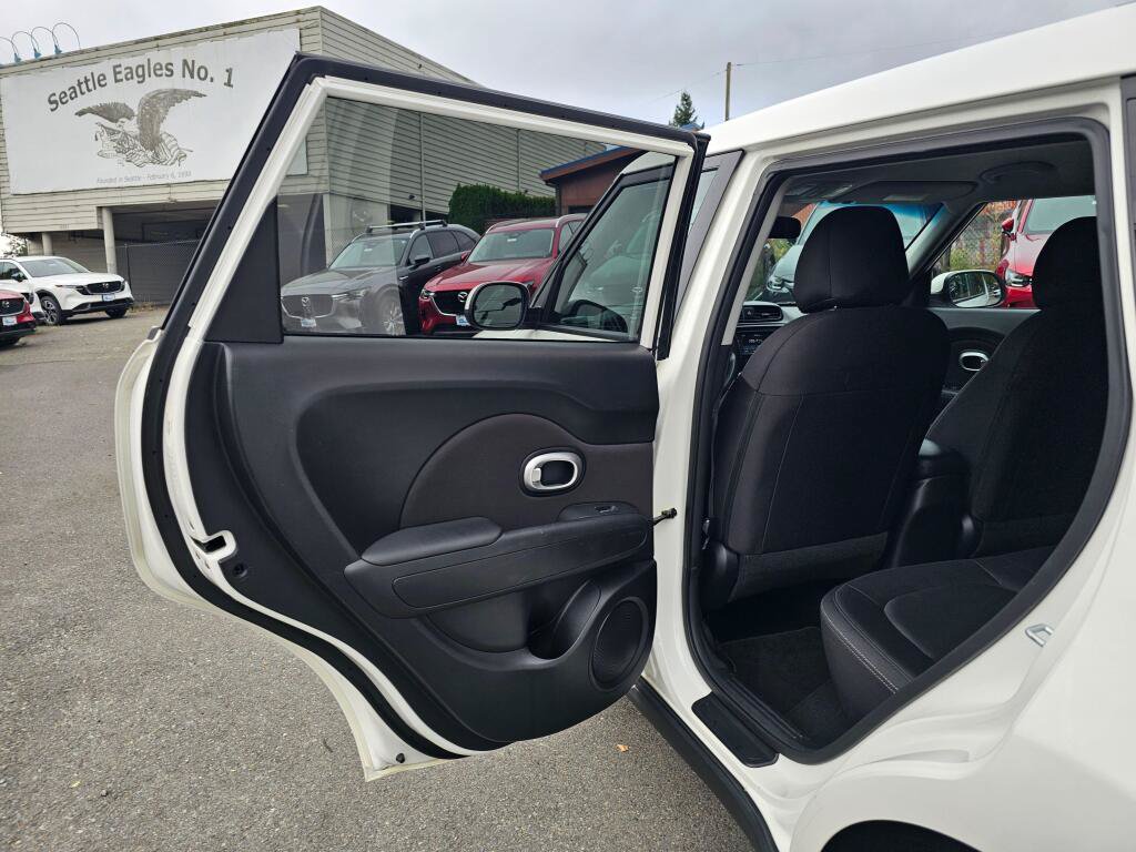 Used 2019 Kia Soul FWD image 16