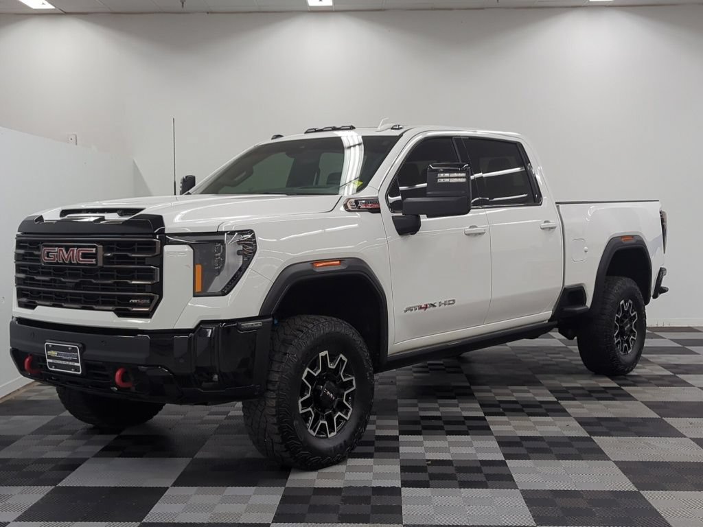 Used 2025 GMC Sierra 2500 AT4X AWD/4WD image 3