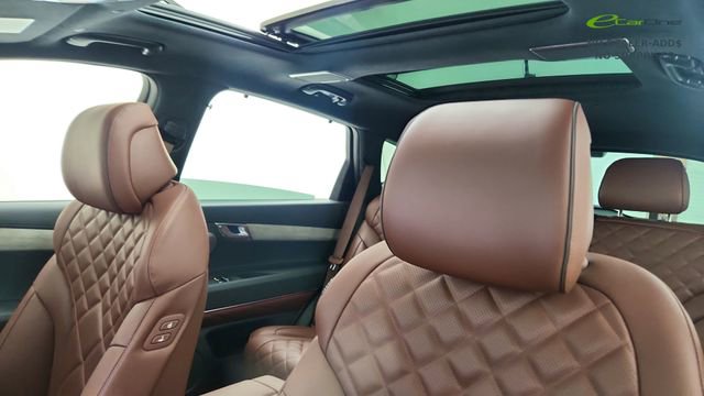 Used 2025 Genesis GV80 3.5T Prestige image 34