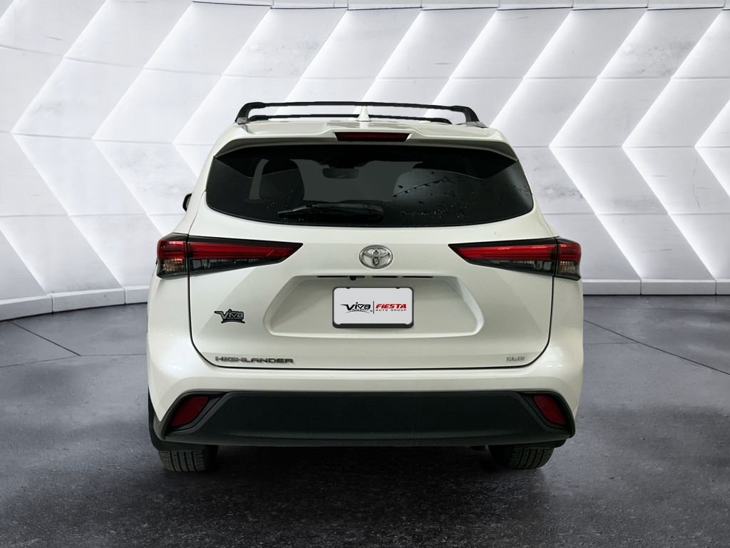 Used 2021 Toyota Highlander XLE FWD image 5