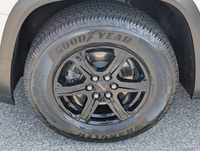 Used 2021 GMC Acadia AT4 w/ Technology Package AWD/4WD image 15
