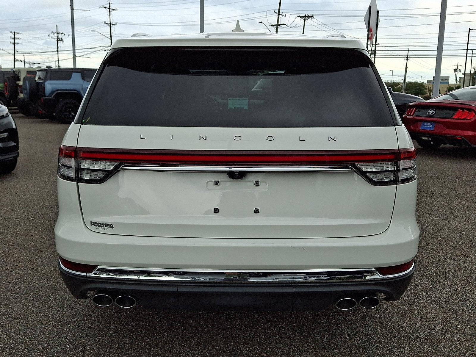 Used 2023 Lincoln Aviator Reserve w/ Equipment Group 201A AWD/4WD image 9