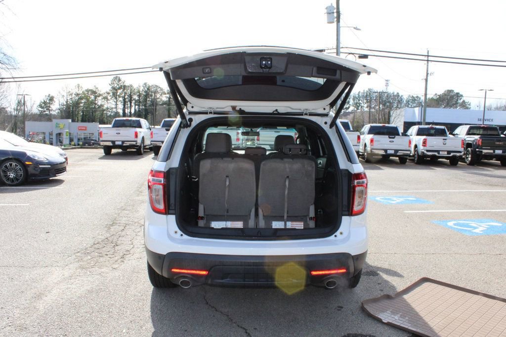 Used 2015 Ford Explorer XLT w/ Equipment Group 202A image 11