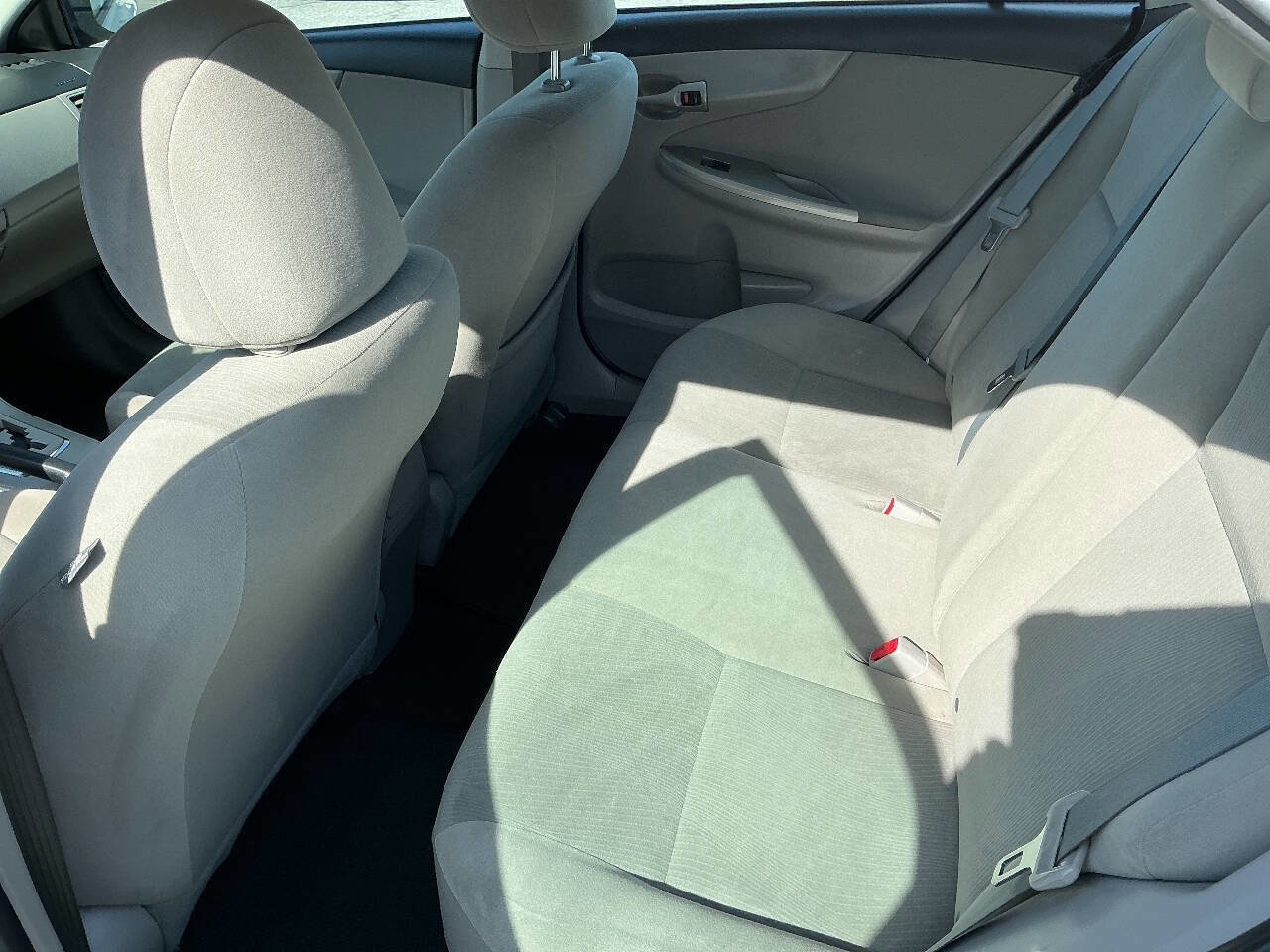 Used 2012 Toyota Corolla LE image 20