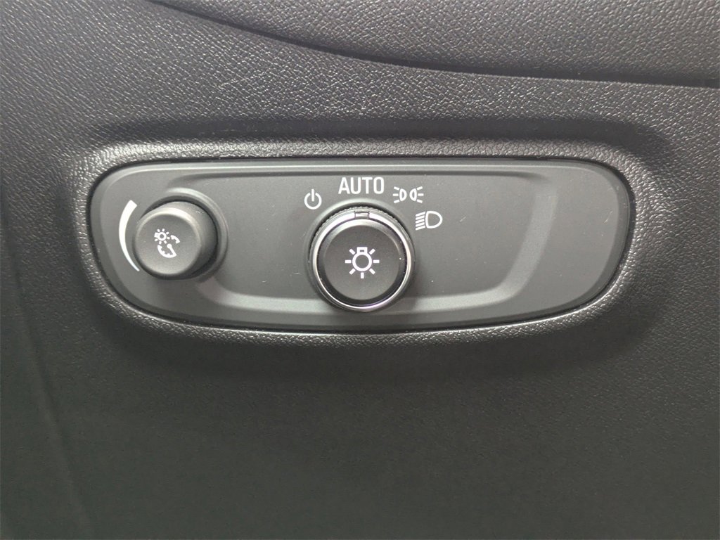 Used 2019 Chevrolet Equinox LT image 31