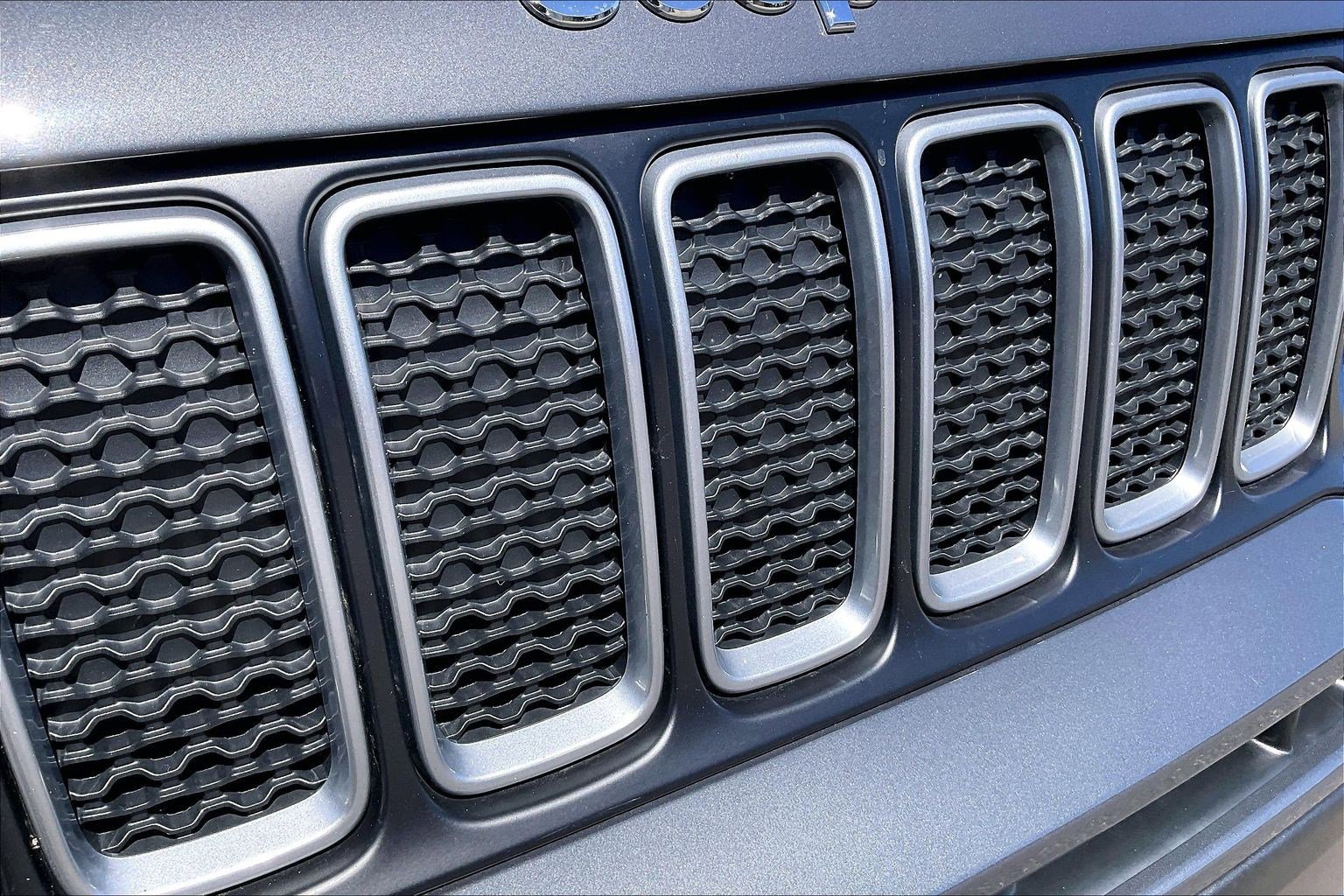 Used 2023 Jeep Renegade Latitude w/ Premium Group AWD/4WD image 25