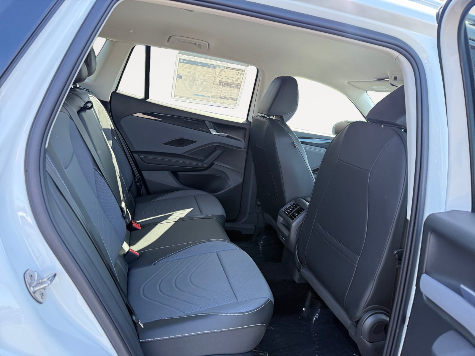 New 2026 Volkswagen Tiguan SE FWD image 18