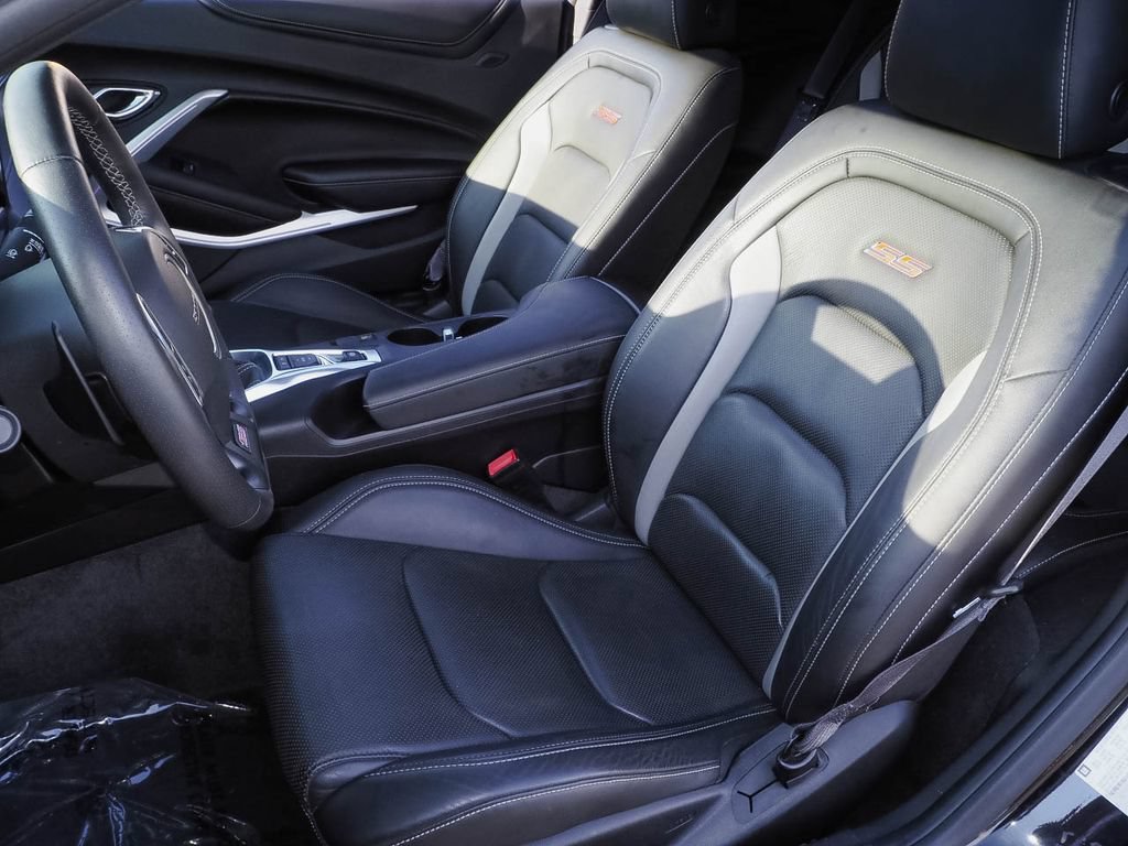 Used 2016 Chevrolet Camaro SS RWD image 22