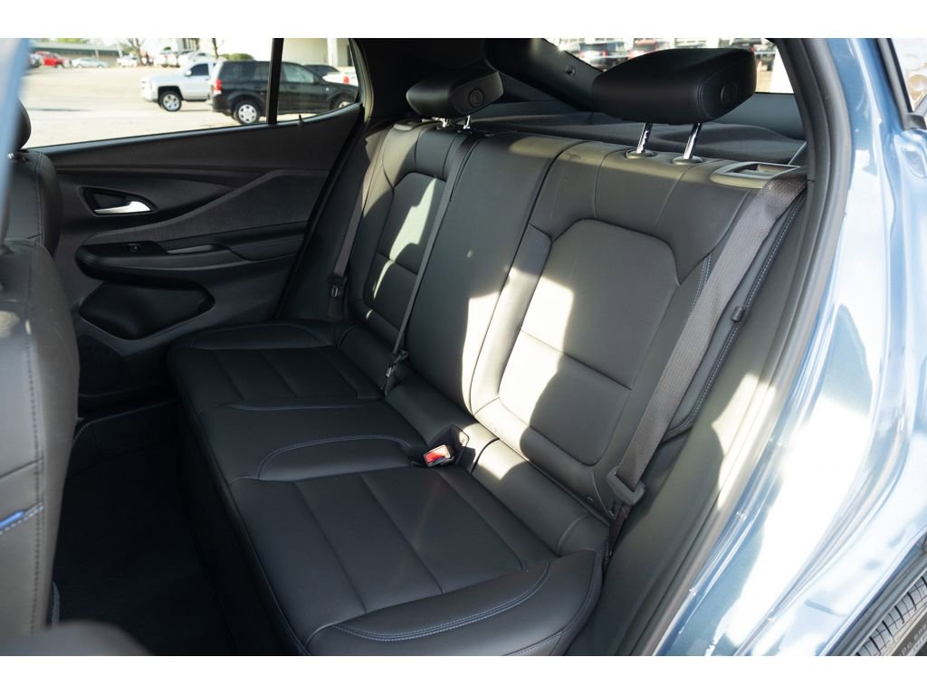 Used 2025 Buick Envista Sport Touring w/ Convenience I Package FWD image 12