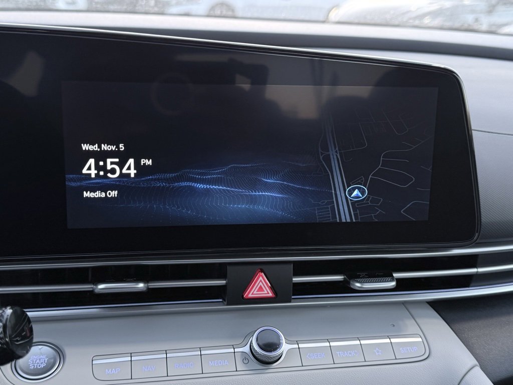 New 2025 Hyundai Elantra Limited image 14