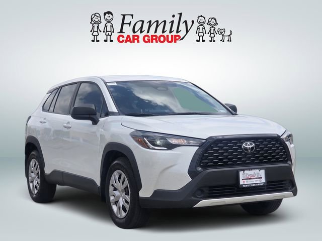 Used 2025 Toyota Corolla Cross L FWD image 2