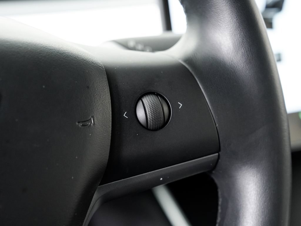 Used 2018 Tesla Model 3 Mid Range image 12