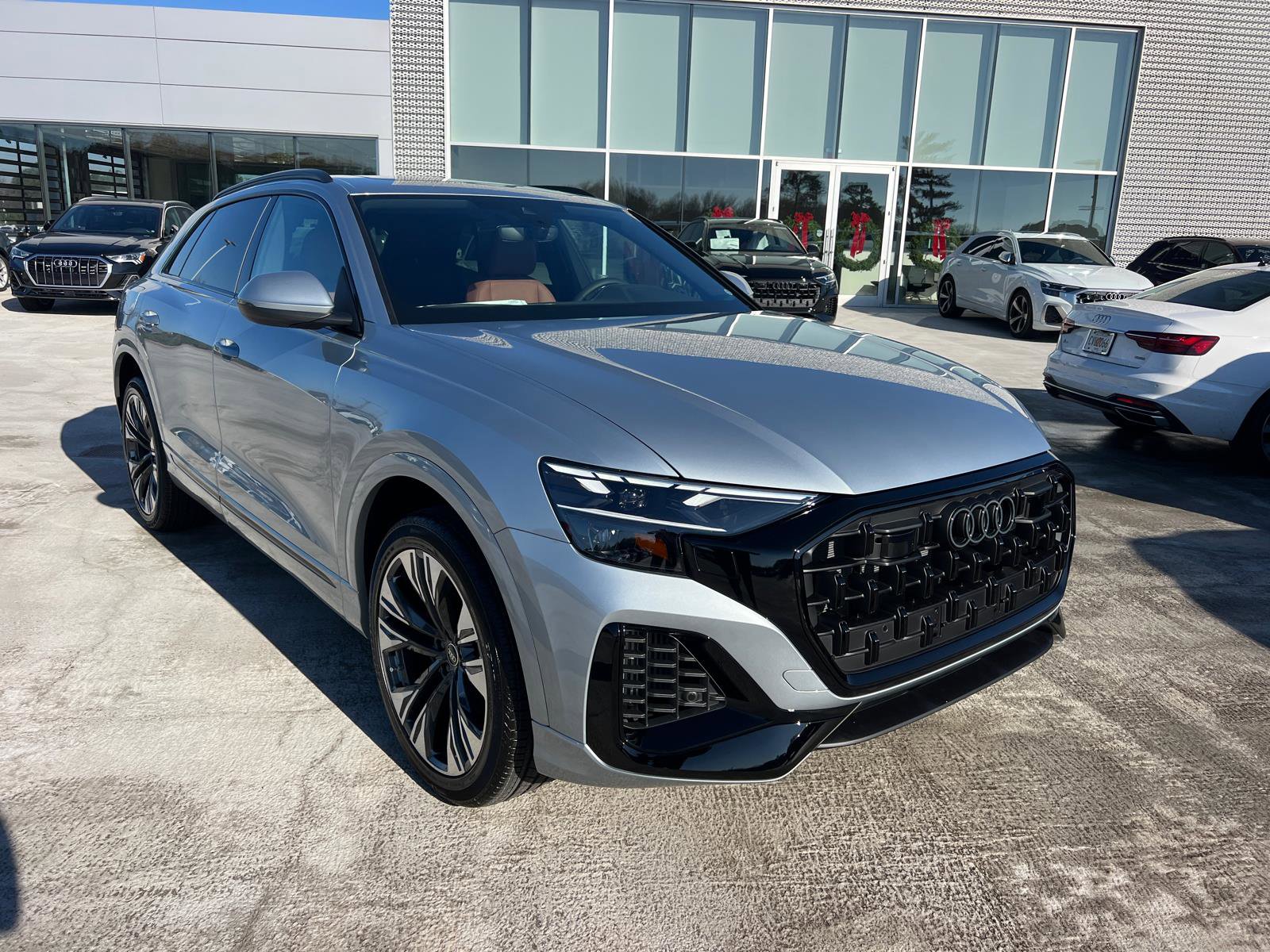 New 2025 Audi Q8 Premium image 3