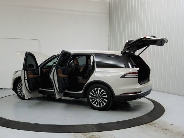 Used 2022 Lincoln Aviator Reserve w/ Equipment Group 201A image 13