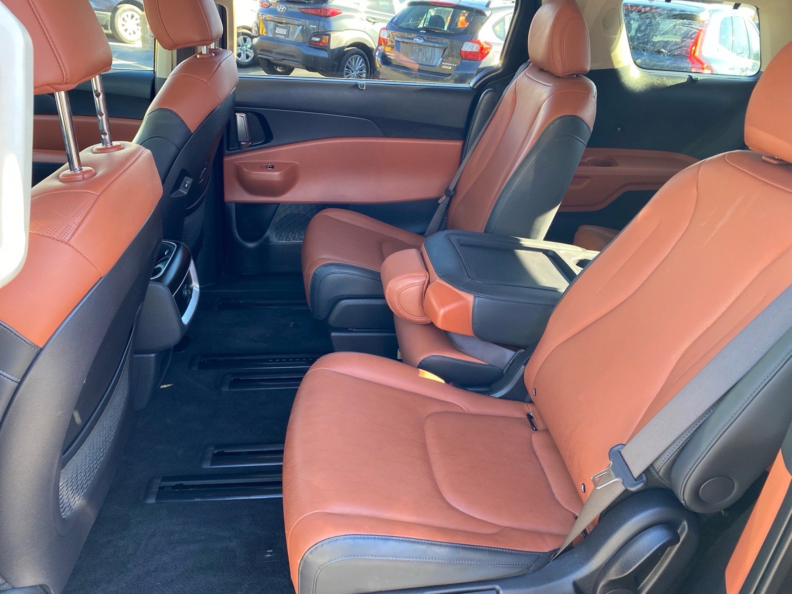 Certified 2025 Kia Carnival EX image 24