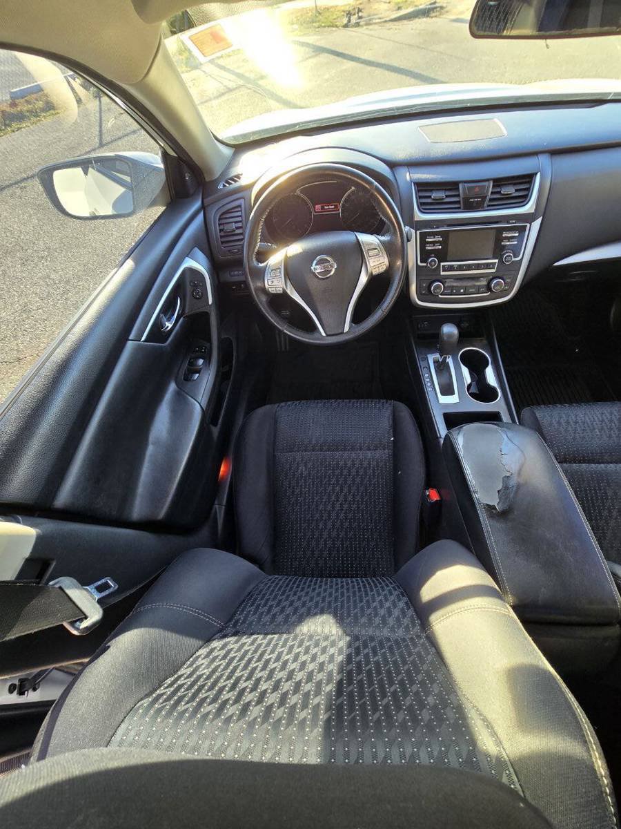 Used 2016 Nissan Altima 2.5 SV FWD image 26