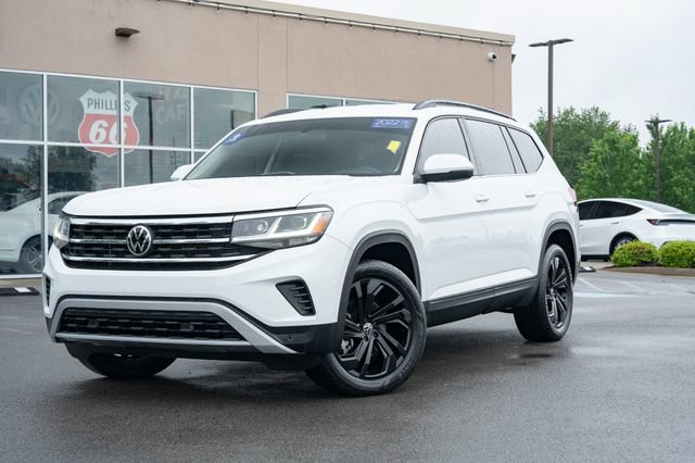 Certified 2022 Volkswagen Atlas SE w/ Black Wheel Package AWD/4WD image 2