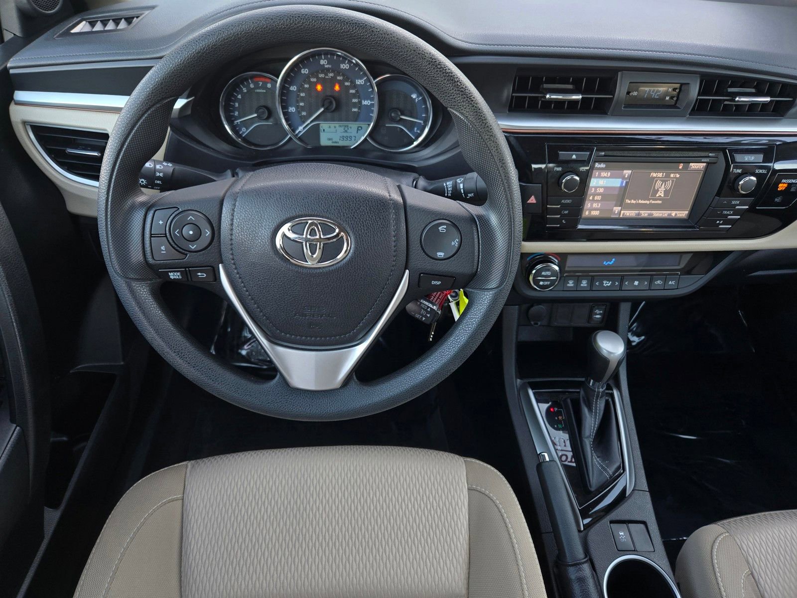 Used 2016 Toyota Corolla LE image 12