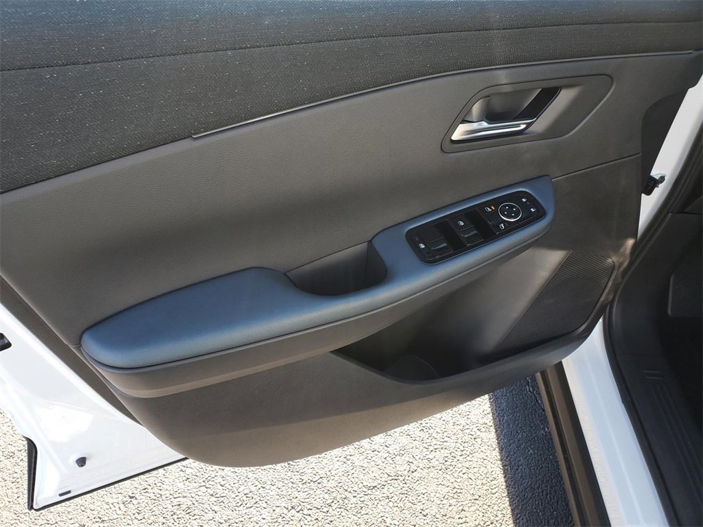 New 2026 Nissan Leaf image 14