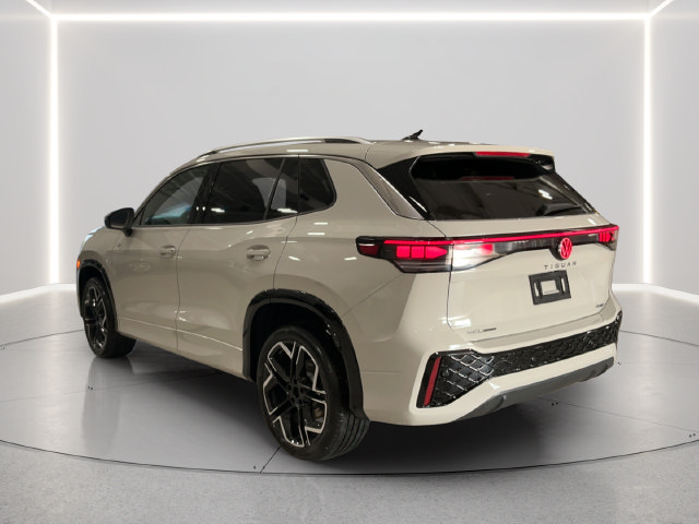 New 2026 Volkswagen Tiguan SEL R-Line AWD/4WD image 3