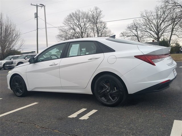 Used 2022 Hyundai Elantra Blue image 6