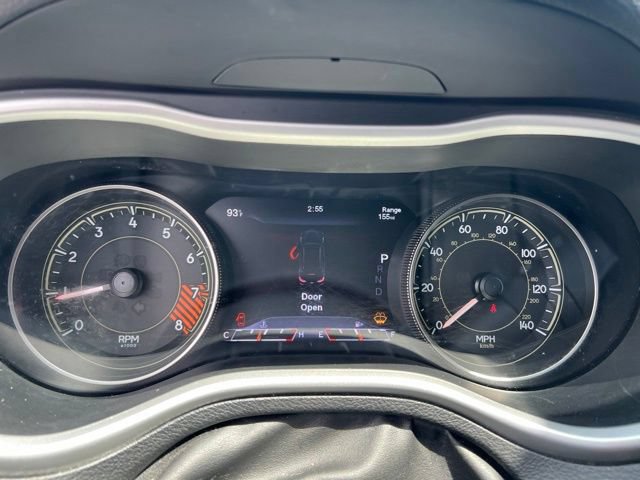 Used 2014 Jeep Cherokee Limited w/ Technology Group FWD image 11