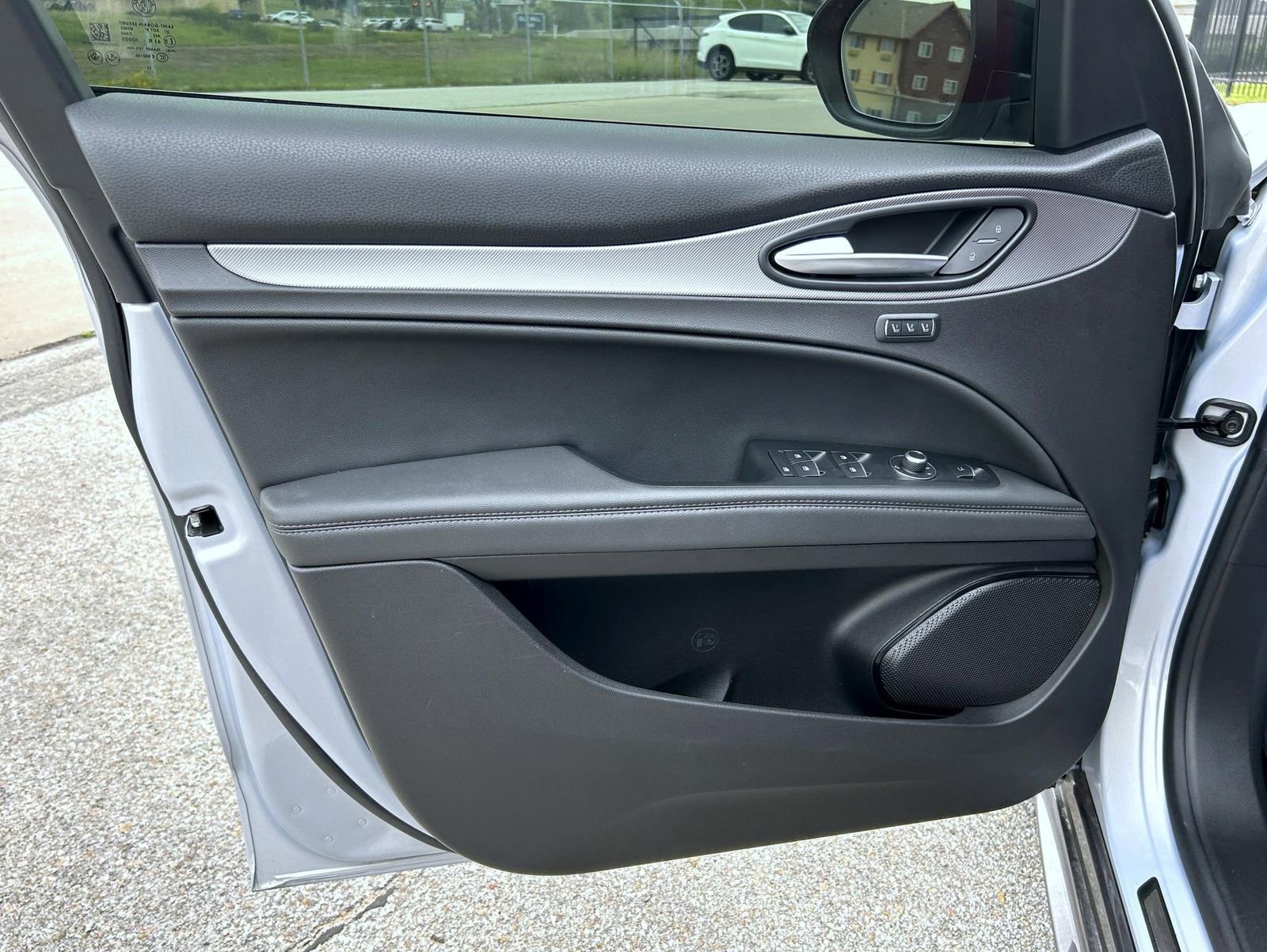 Used 2024 Alfa Romeo Stelvio Ti w/ Performance Driving Package image 9