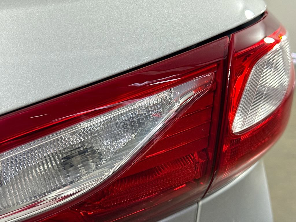 Used 2018 Chevrolet Equinox LT image 31