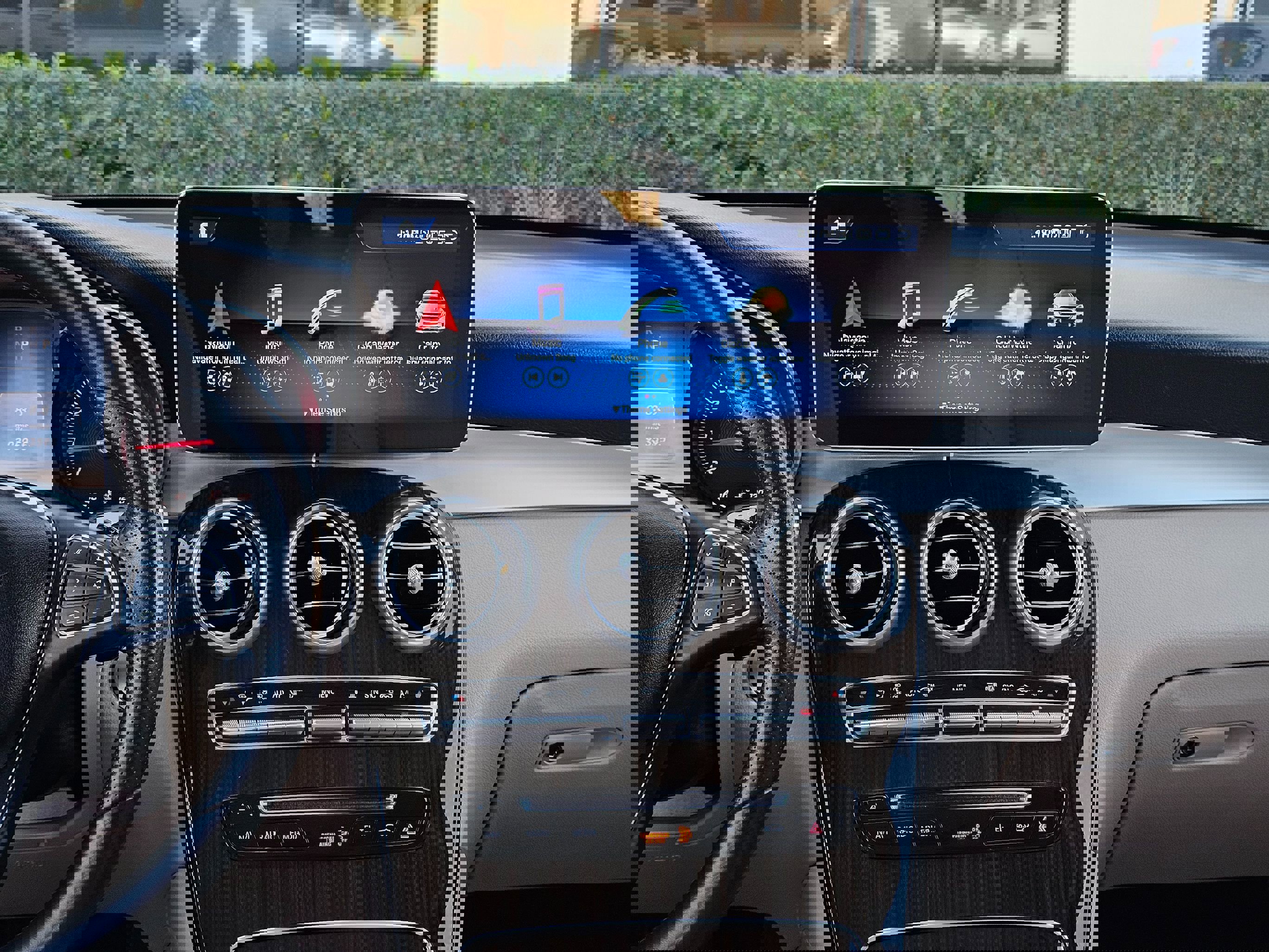 Used 2017 Mercedes-Benz GLC 300 4MATIC SUV image 27