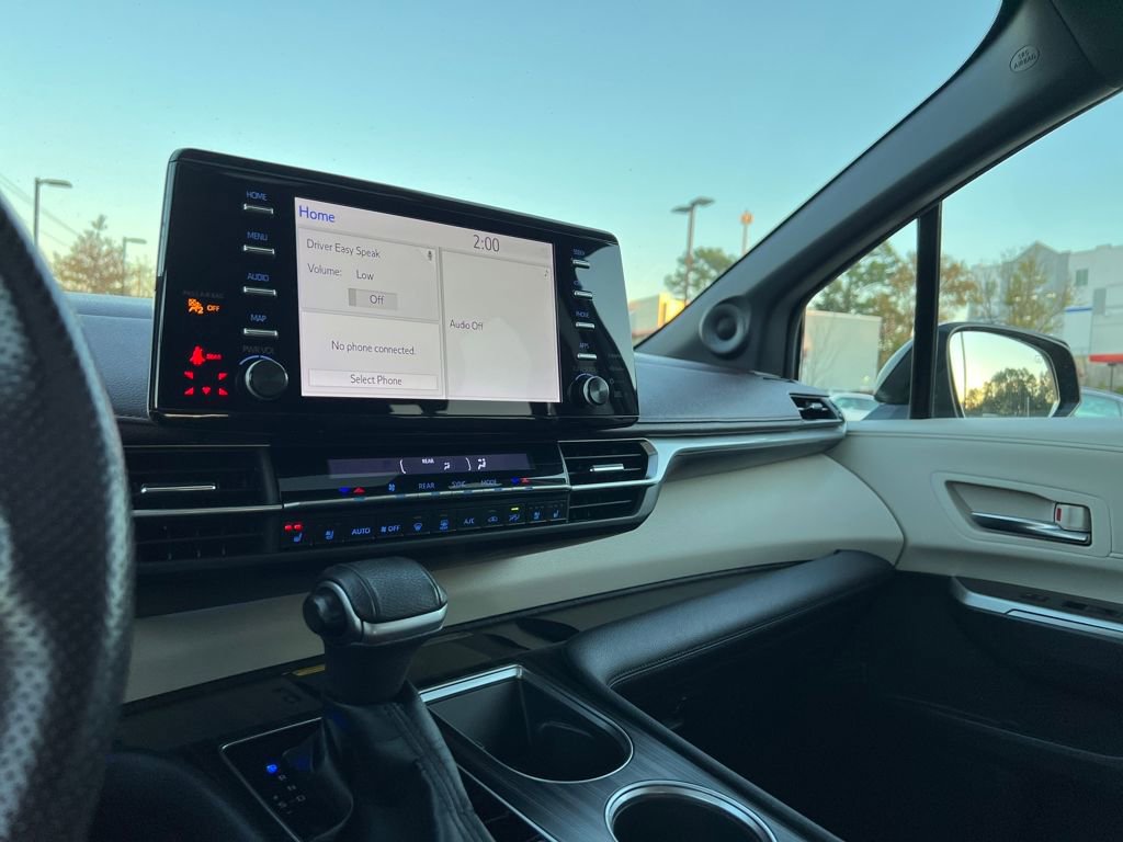 Used 2022 Toyota Sienna Platinum AWD/4WD image 24