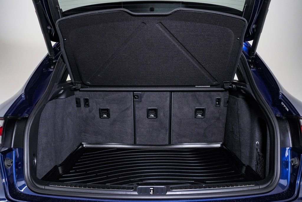 Certified 2023 Porsche Macan image 27