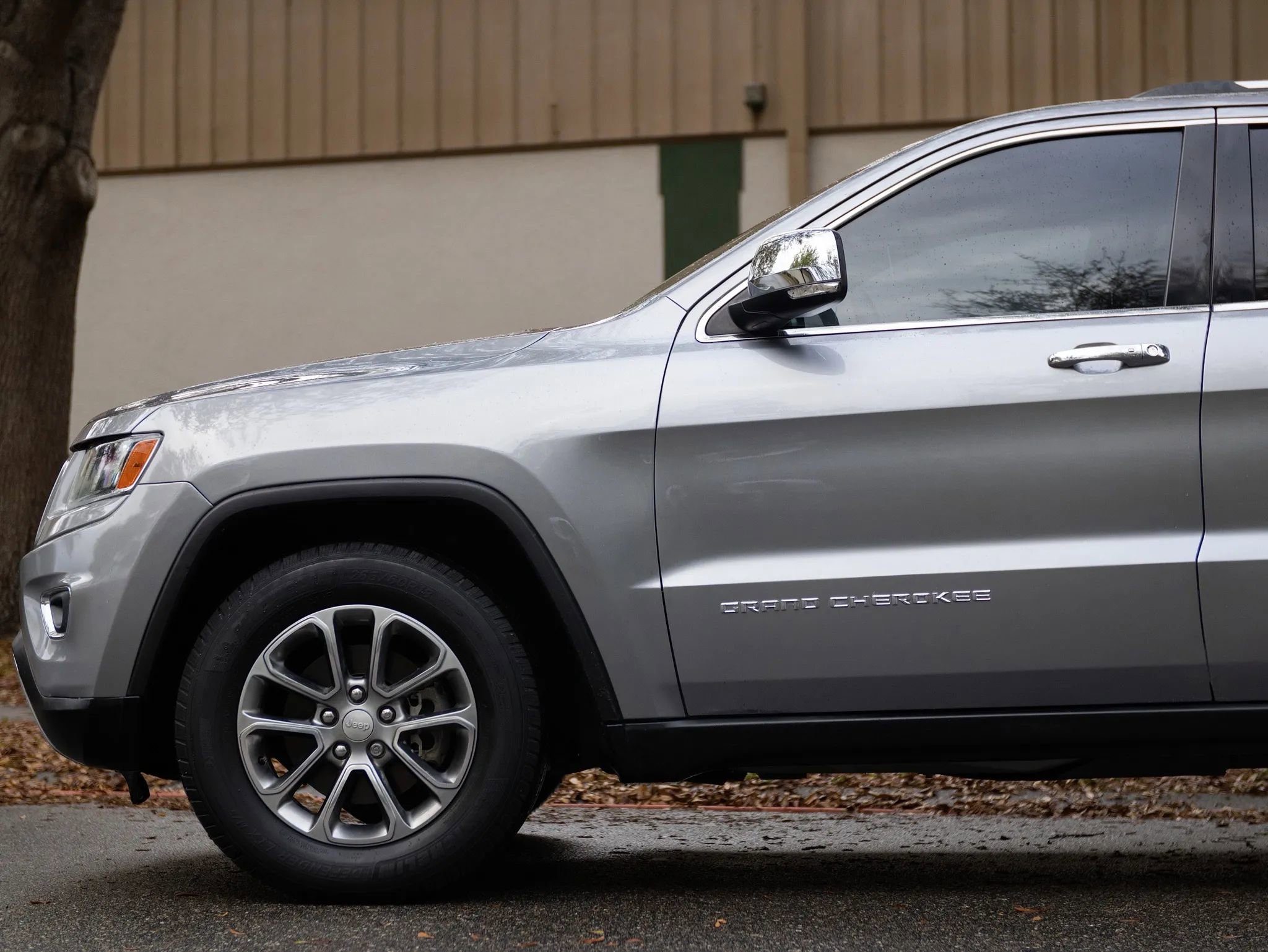 Used 2014 Jeep Grand Cherokee Limited image 18
