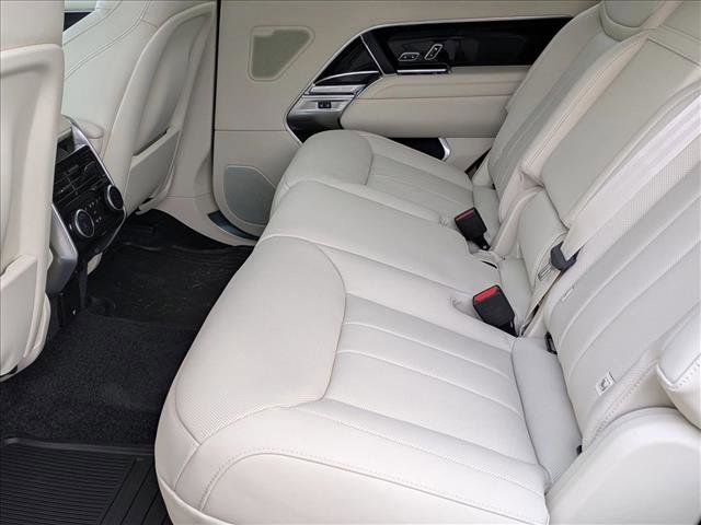 New 2026 Land Rover Range Rover Long Wheelbase SE image 17