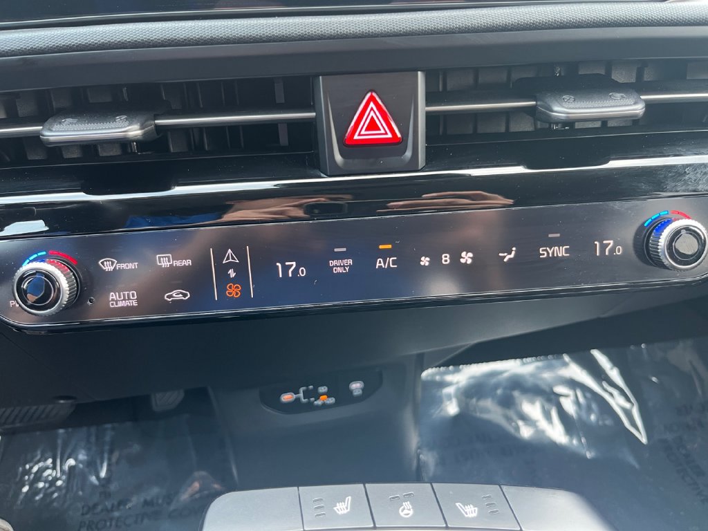 Certified 2025 Kia EV6 Light w/ Light LR Technology Package AWD/4WD image 19