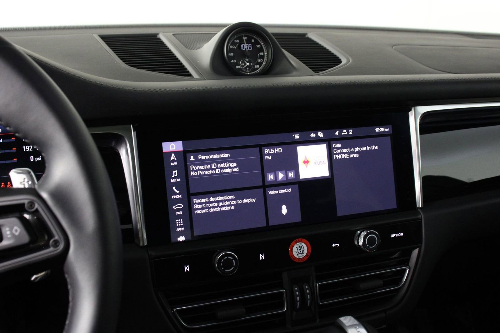 Certified 2025 Porsche Macan S image 13