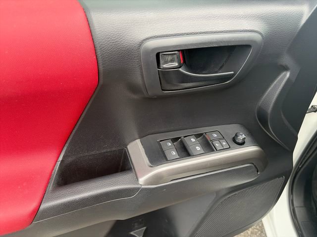 Used 2023 Toyota Tacoma SR5 w/ Technology Package AWD/4WD image 17