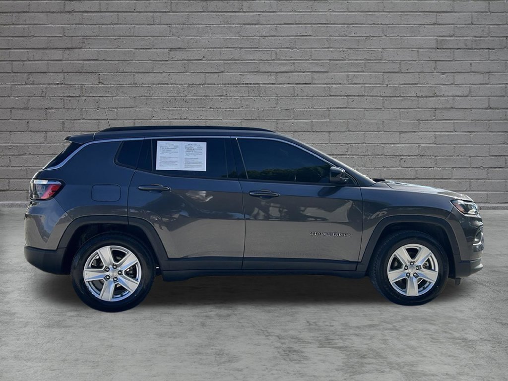 Used 2022 Jeep Compass Latitude FWD image 5