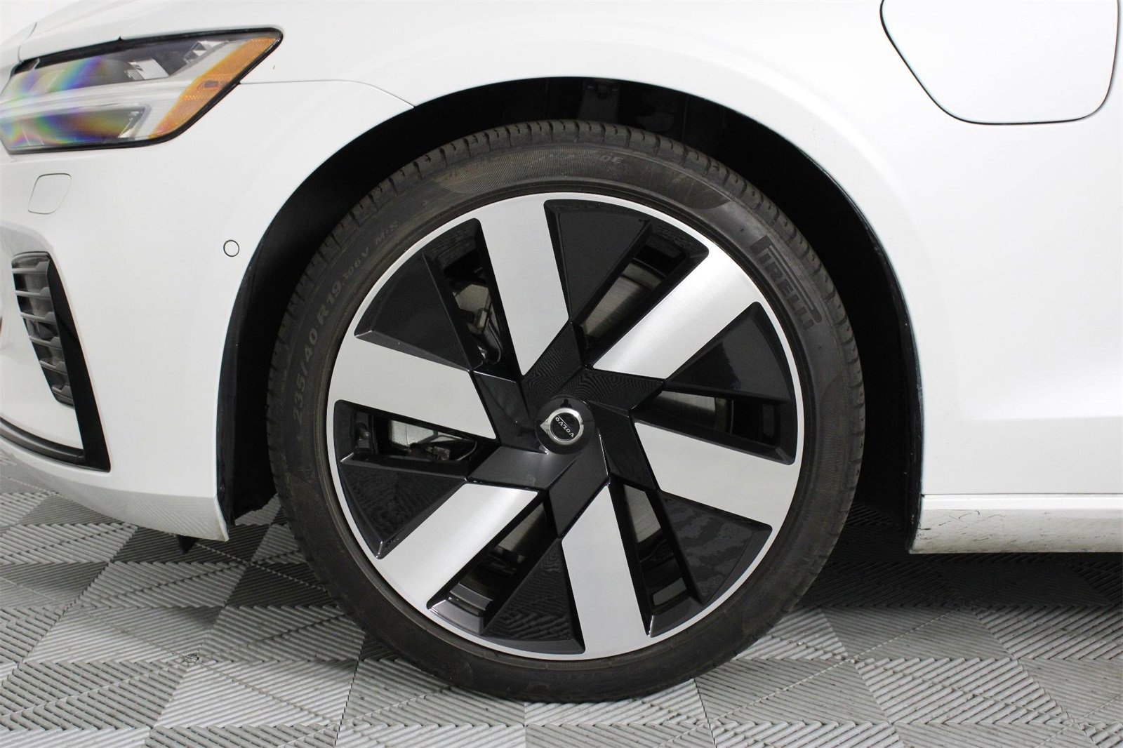 Certified 2025 Volvo S60 T8 Plus w/ Climate Package image 28