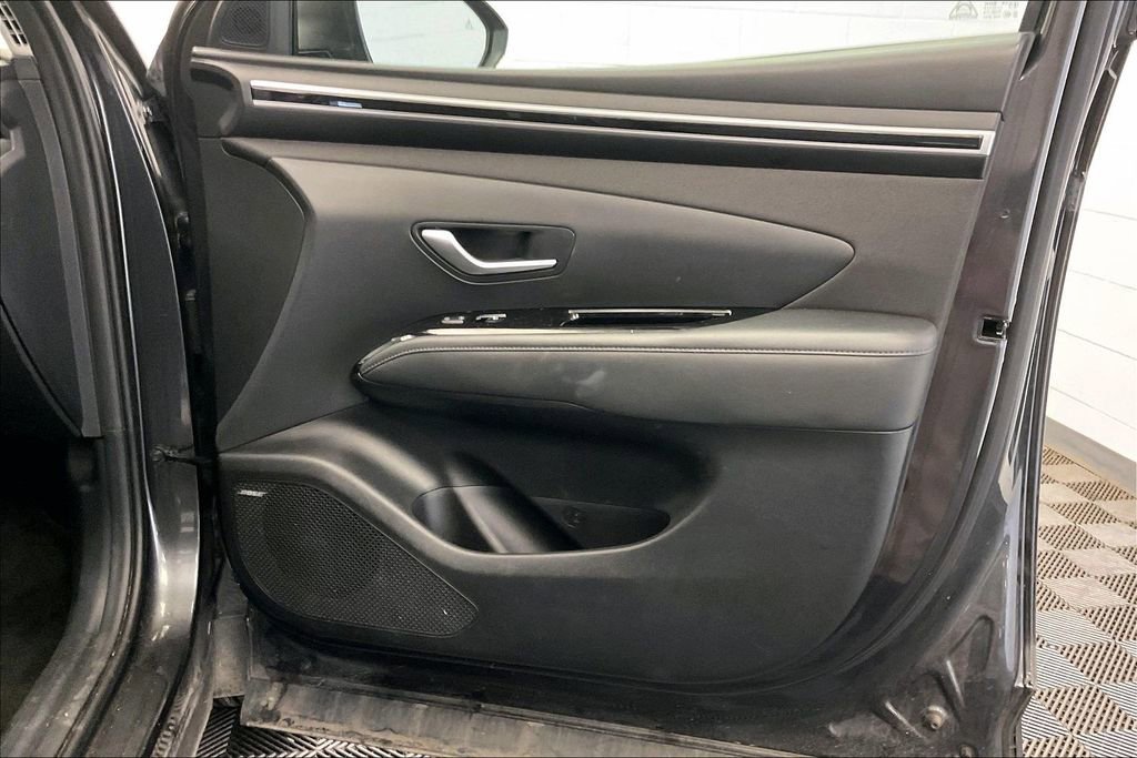 Certified 2022 Hyundai Tucson Limited w/ Cargo Package image 24