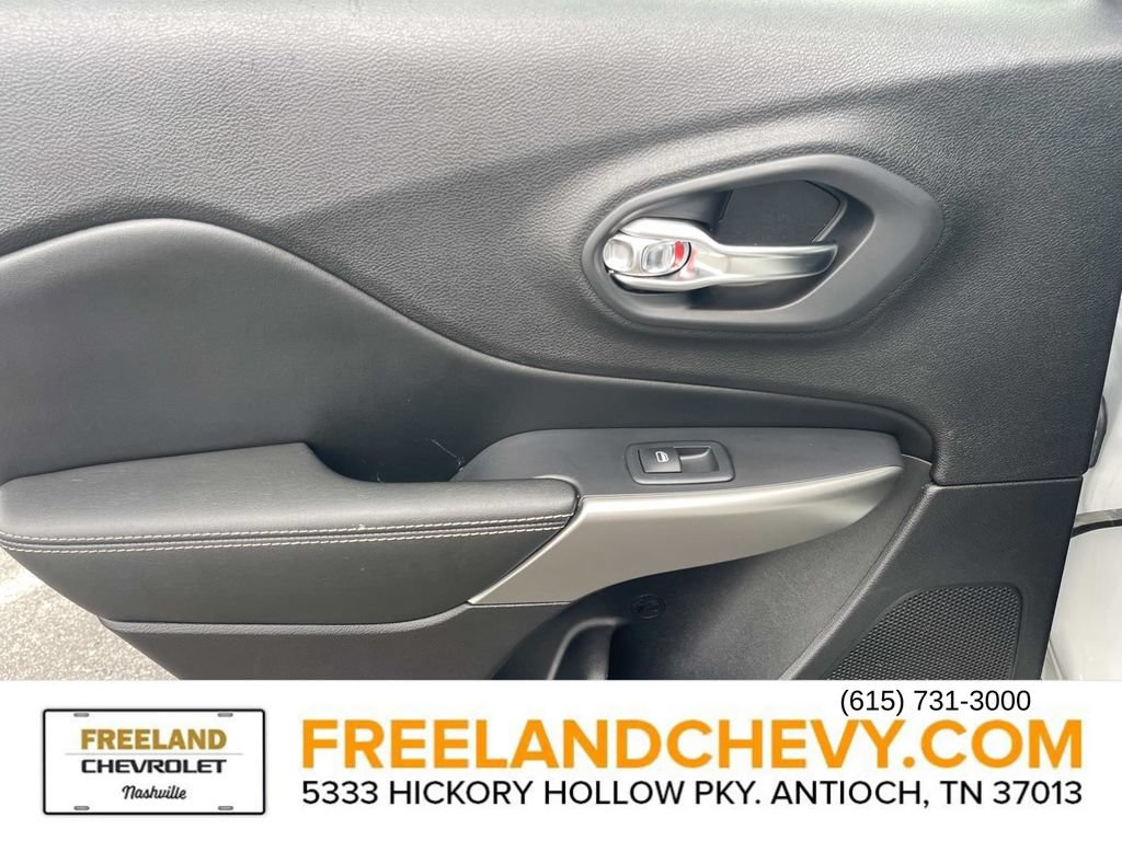 Used 2021 Jeep Cherokee Latitude Lux 80th Anniv w/ Quick Order Package 26U 80TH FWD image 21