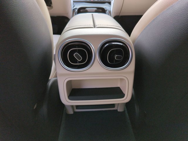 Used 2023 Mercedes-Benz C 300 Sedan image 17