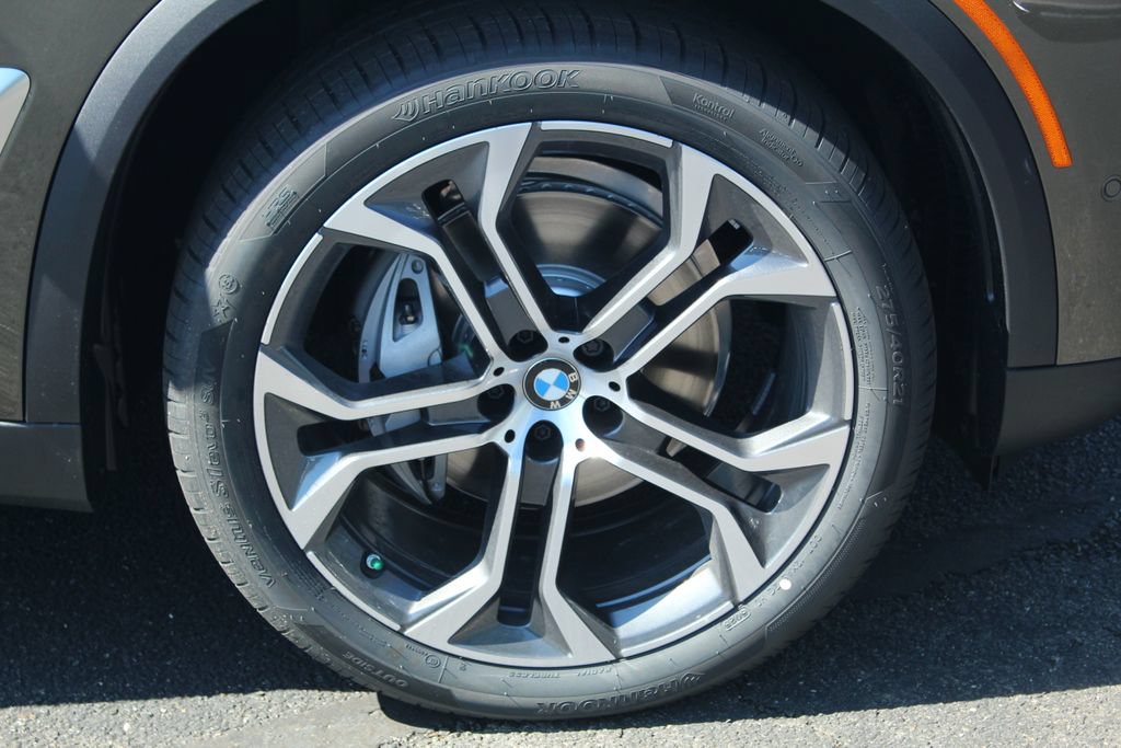 Used 2026 BMW X5 xDrive40i AWD/4WD image 11