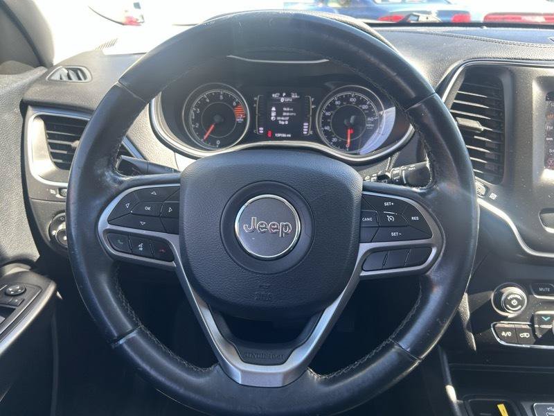 Used 2019 Jeep Cherokee Latitude Plus FWD image 10