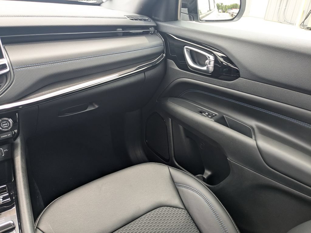 New 2026 Jeep Compass Latitude AWD/4WD image 18