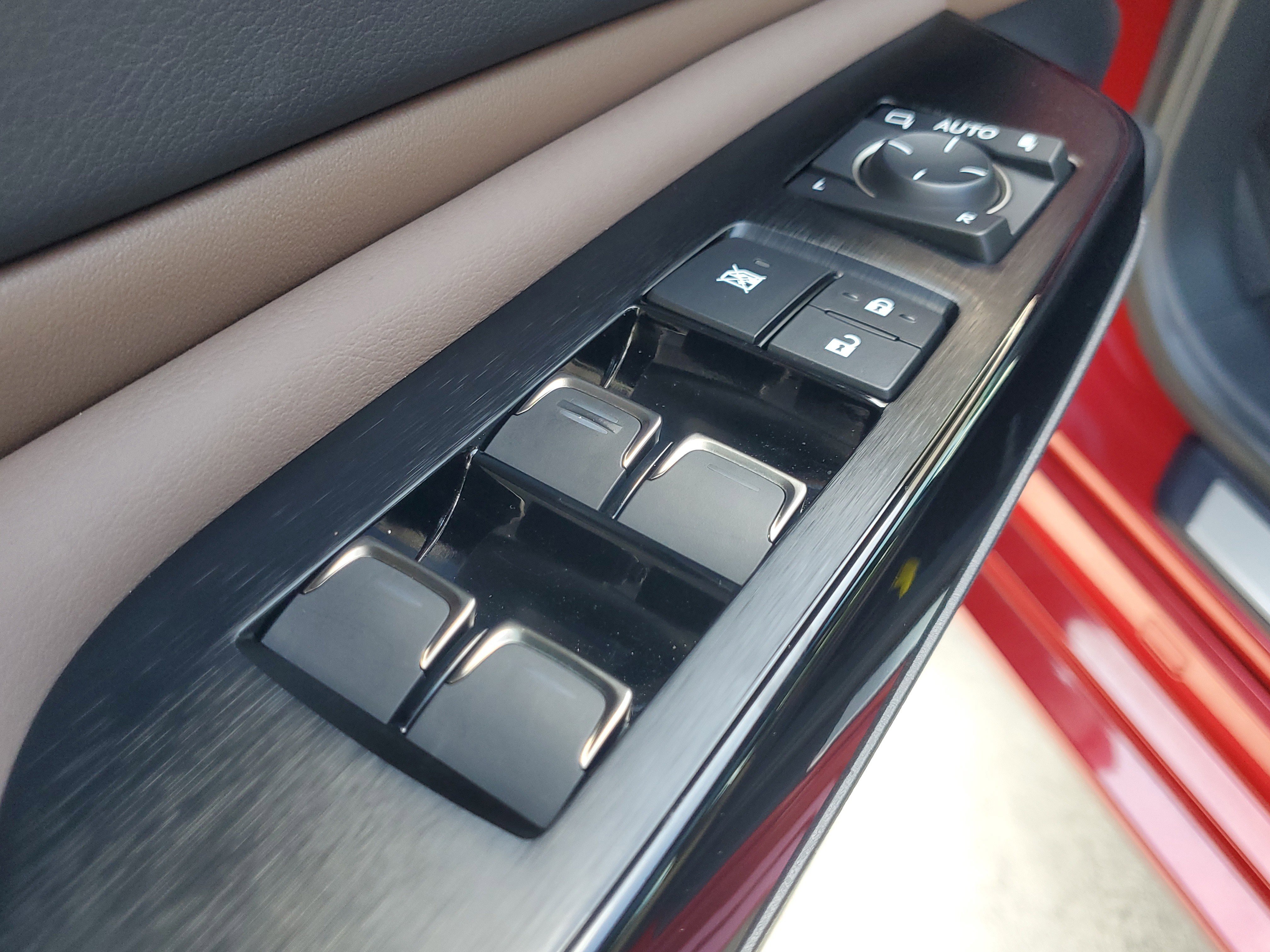 Used 2025 Lexus ES 350 w/ Premium Package image 25