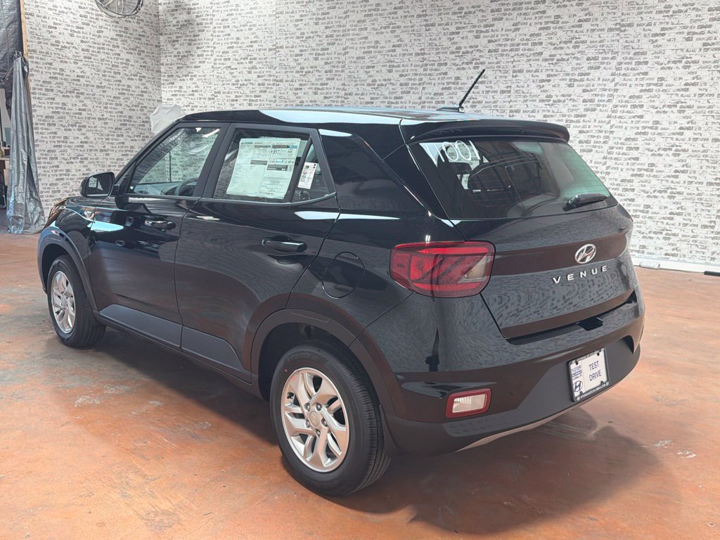 New 2026 Hyundai Venue SE FWD image 5