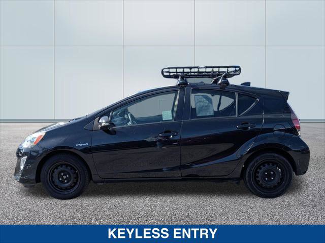 Used 2016 Toyota Prius C Three image 2